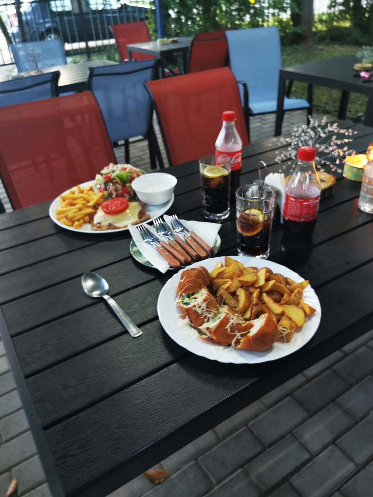 Blue Café Pizzéria belső tér – barátságos légkör, frissen készített ételek, gondosan válogatott alapanyagok, Zalaegerszeg, Alsóerdei út 8.